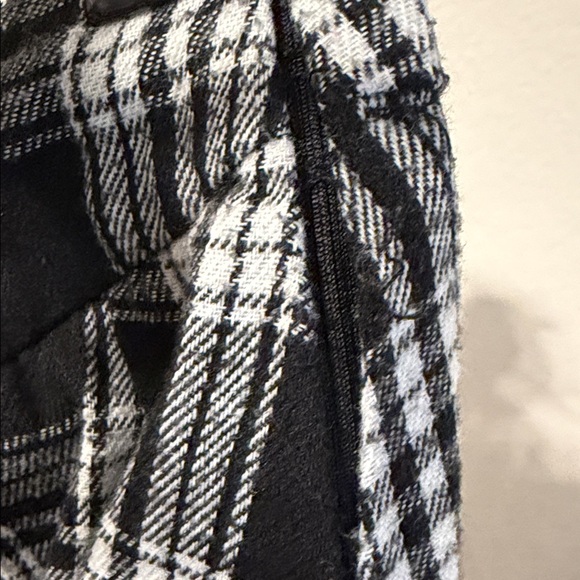 ROMWE Asymmetrical Plaid Skirt with Buckle Detail - Picture 6 of 7